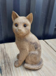 AM-STAT-CAT_T3 Kat in SUAR Hout - "zittend" model