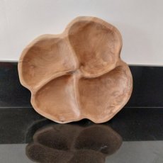 Teak schaal 4 vakken Teak bowl with 4 compartments